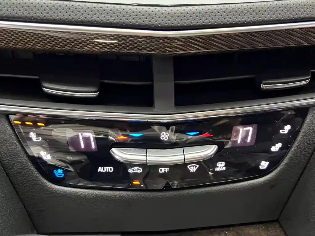 Фото 8 - Cadillac CT6