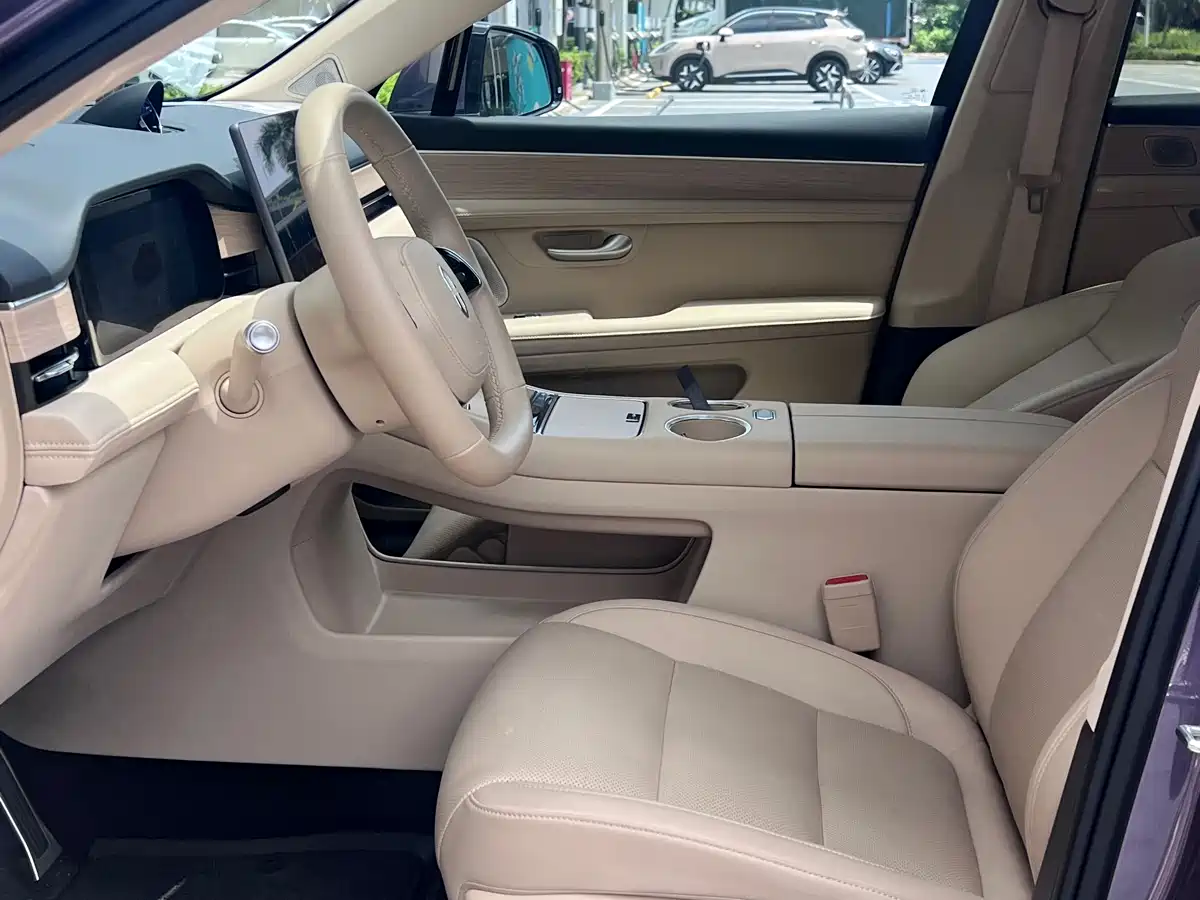 AITO Wenjie AITO M5 2025 Extended Range Ultra AWD фото 11