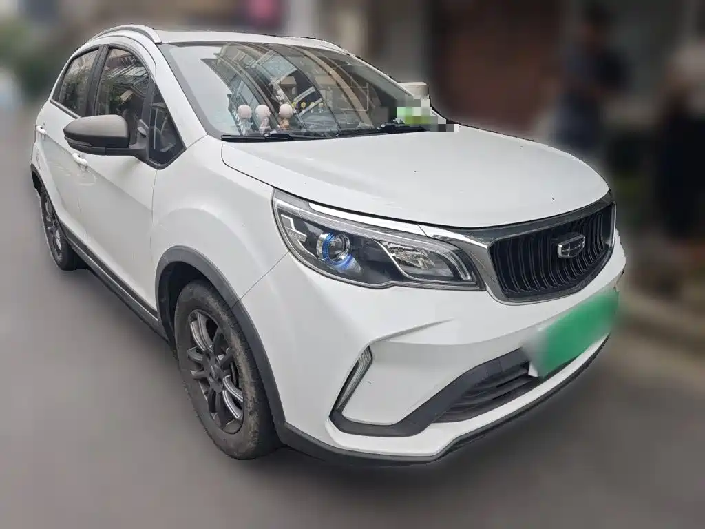 Фото 24 - Geely Vision X3