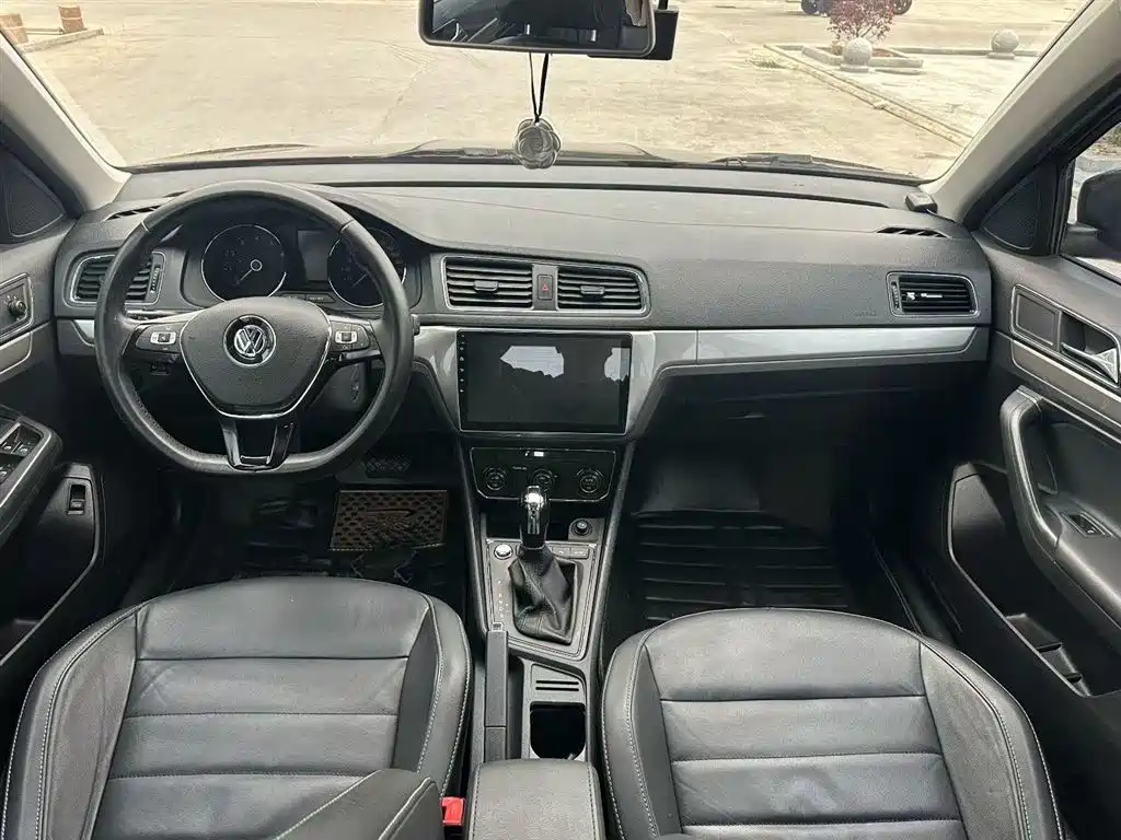 Volkswagen Lavida 2017 230TSI DSG Comfort Edition фото 6