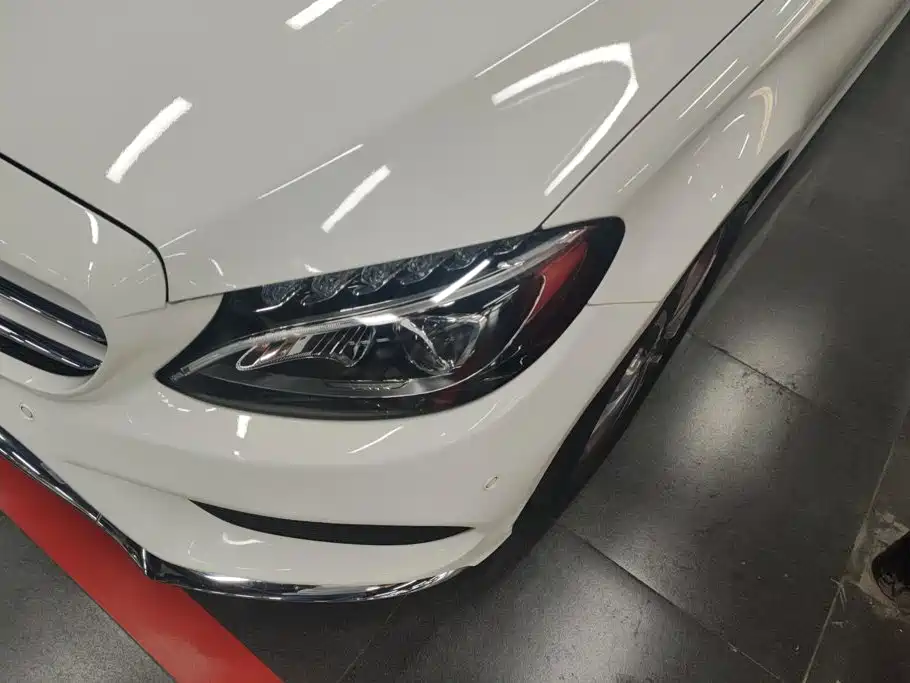 Photo 4 - Mercedes-Benz C-Class