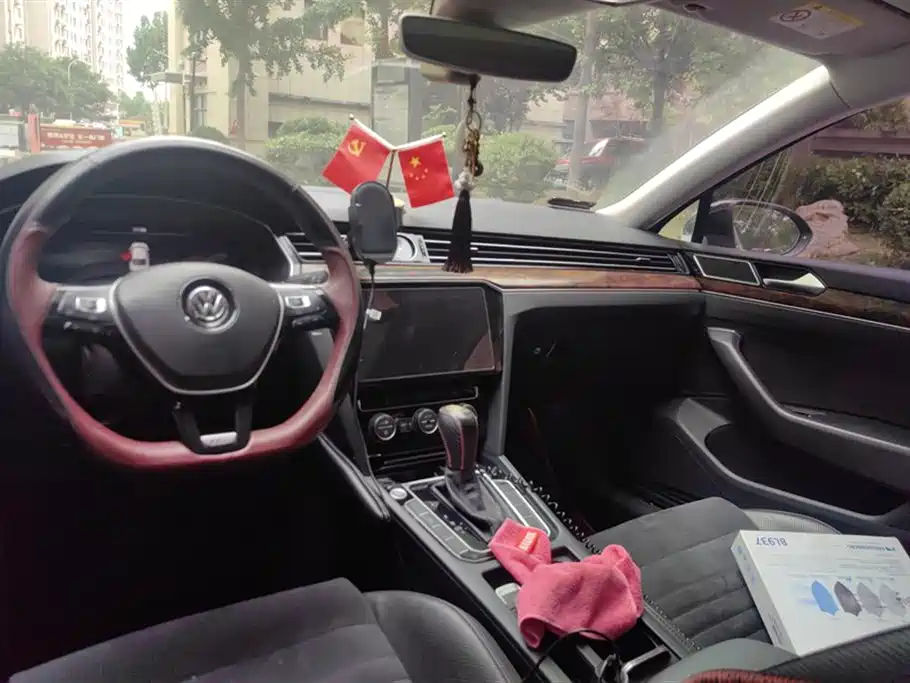 Volkswagen Magotan 2018 330TSI DSG Premium фото 12