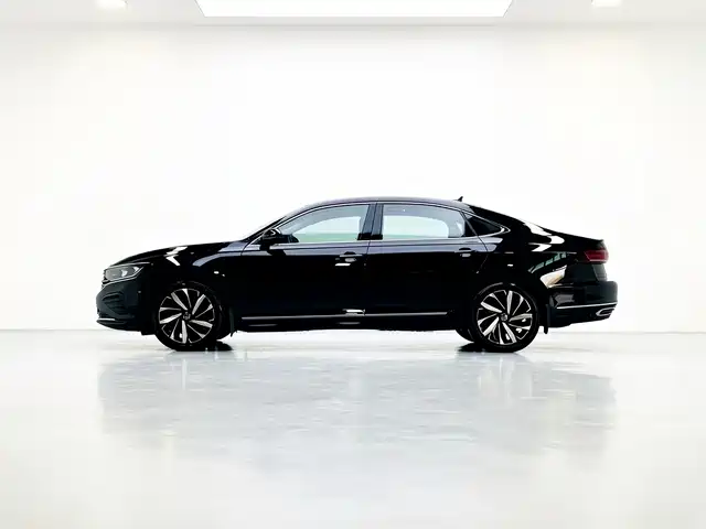 Volkswagen Passat 2022 330TSI Elite Edition фото 4