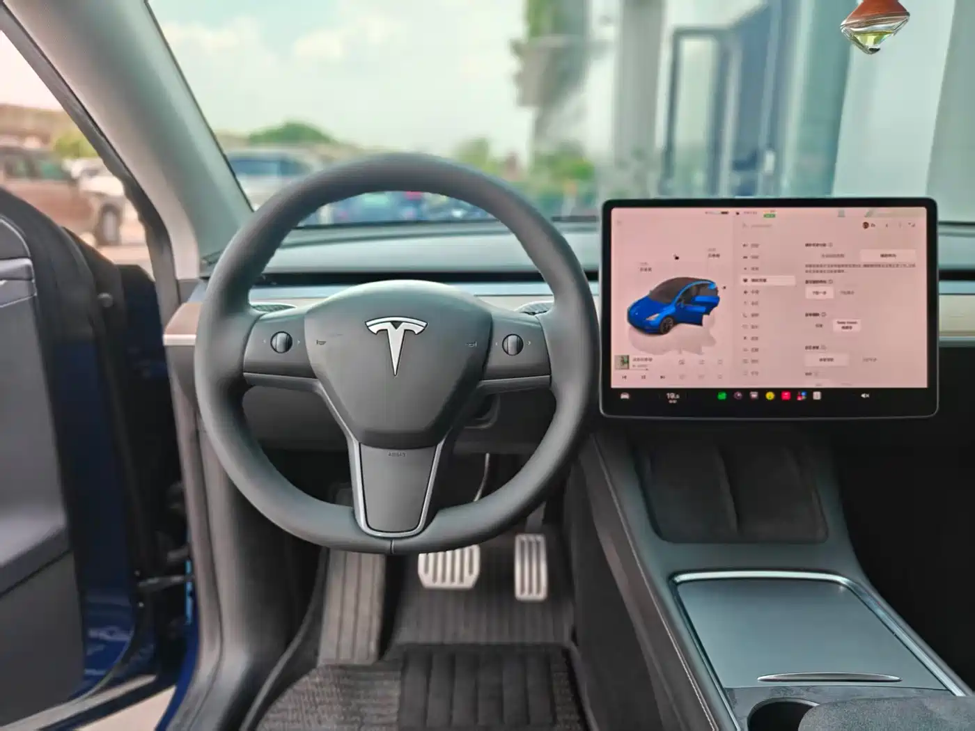 Фото 12 - Tesla Model Y