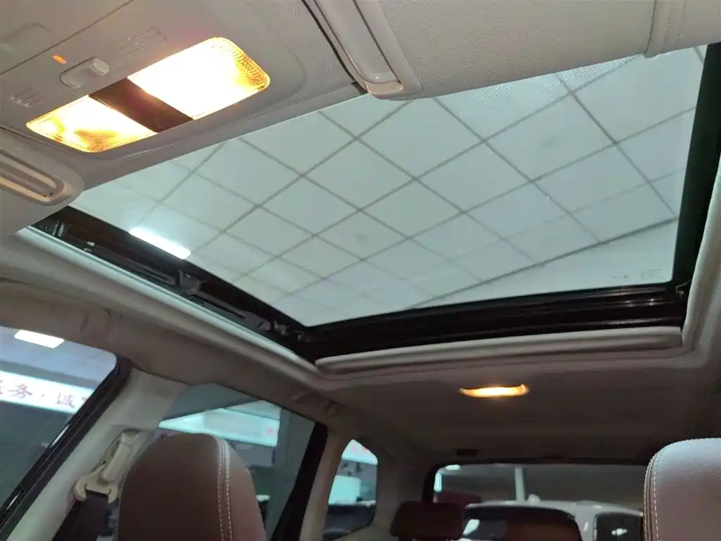 Subaru Forester 2016 2.5i Prestige Navigation Edition фото 14