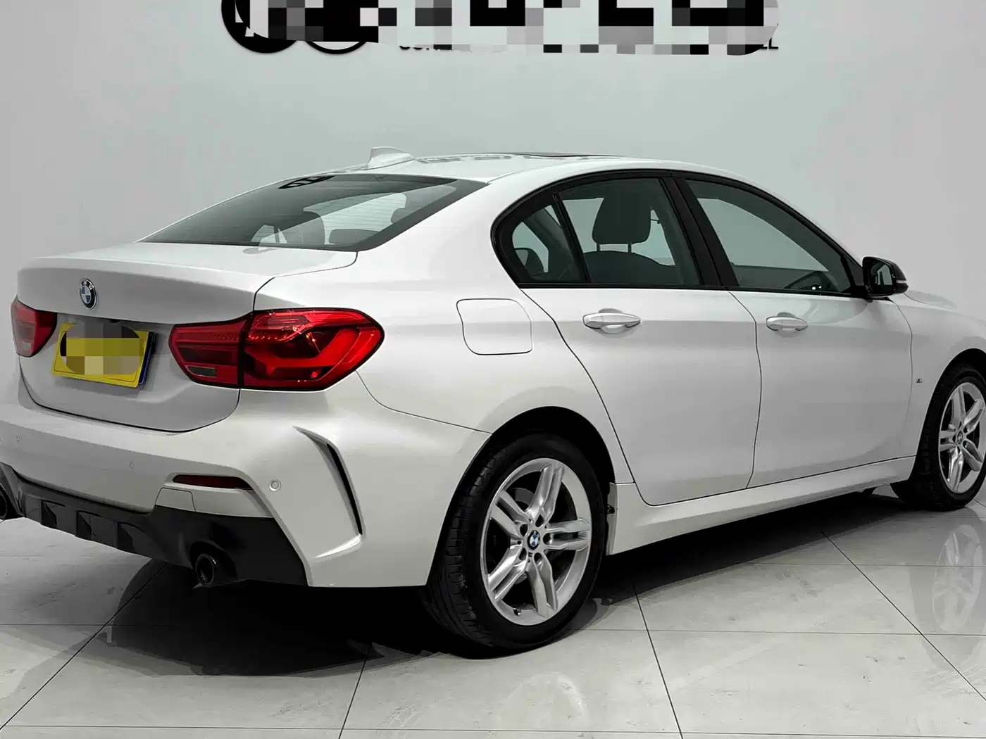 BMW 1 Series 2021 120i M Sport Shadow Edition фото 3