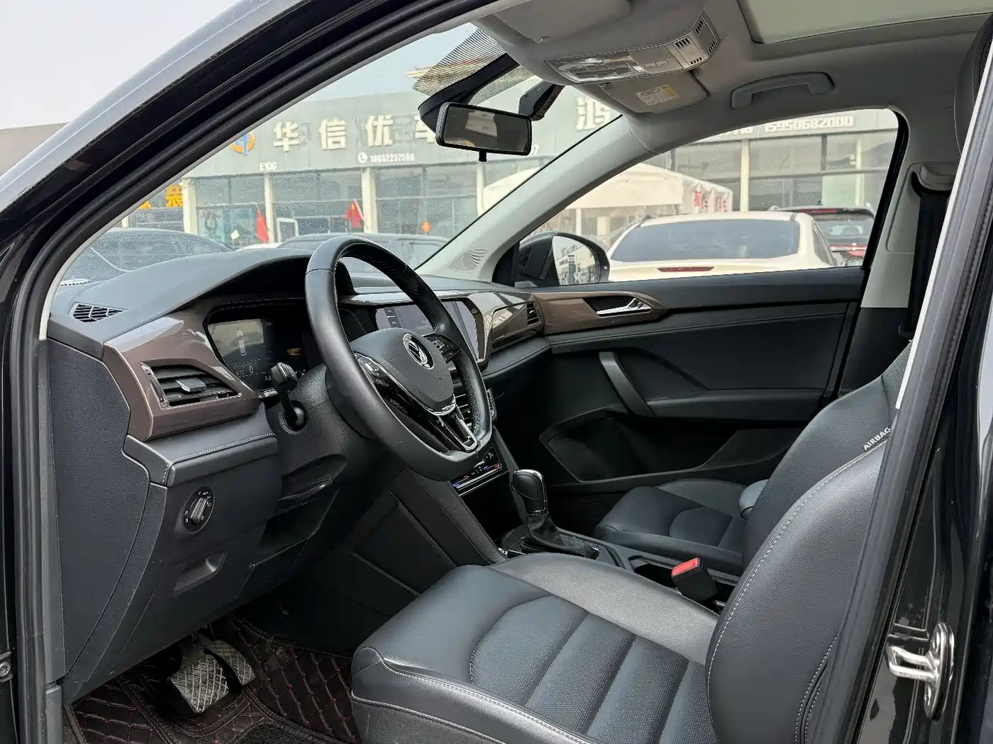 Volkswagen Tharu 2022 280TSI FWD Luxury Edition фото 5