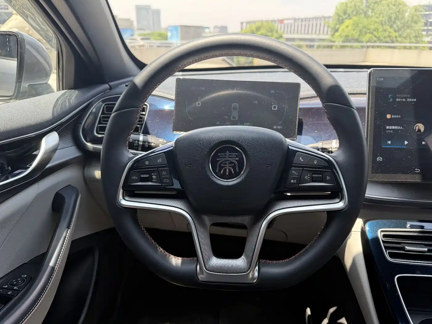 BYD Qin PLUS 2023 Champion Edition DM-i 120KM Excellence фото 20