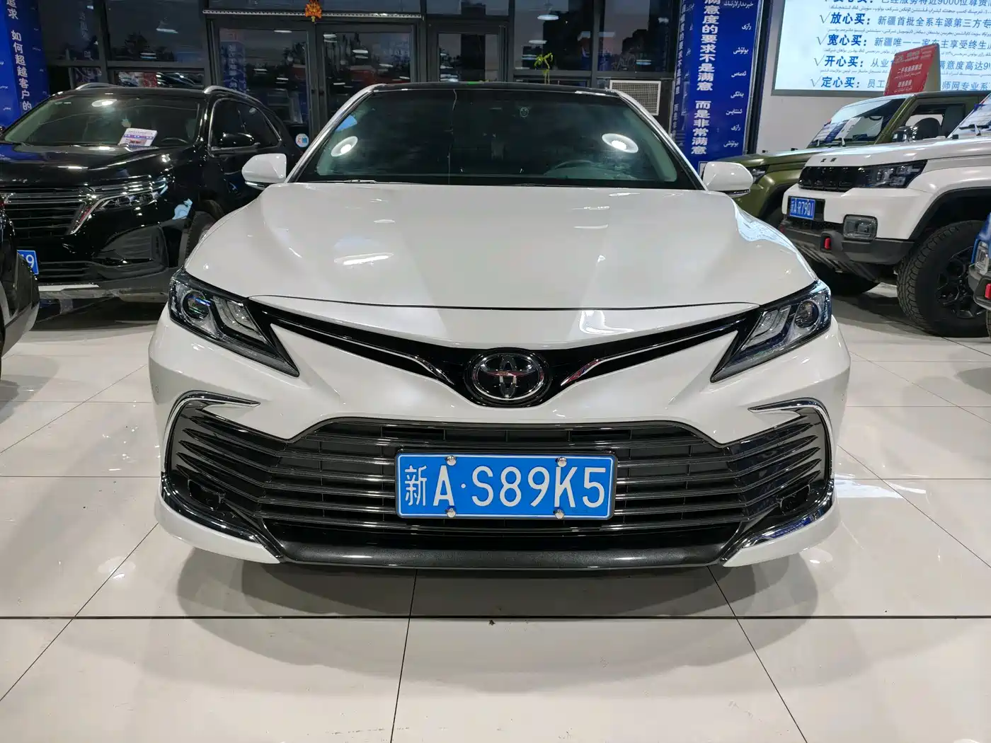 Toyota Camry 2023 2.5G Luxury Edition фото 2