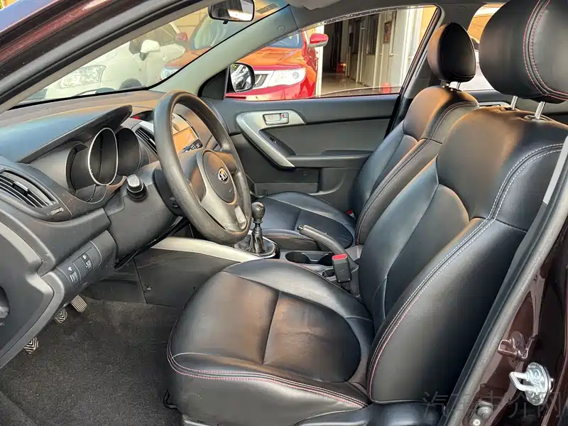 Kia Forte 2014 1.6L MT GL фото 4