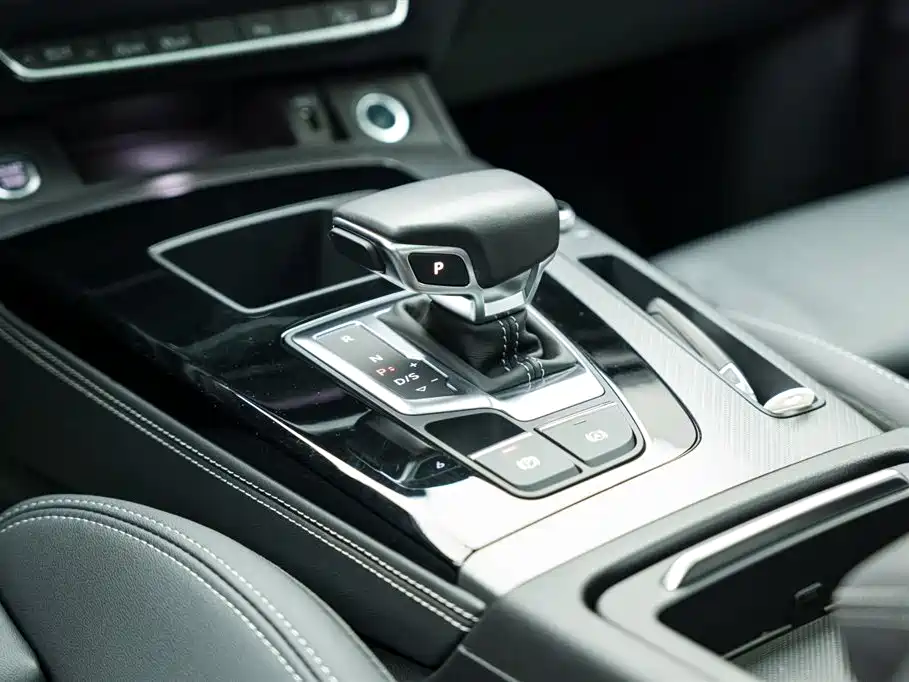 Audi Q5L 2023 40T Luxury Dynamic фото 14