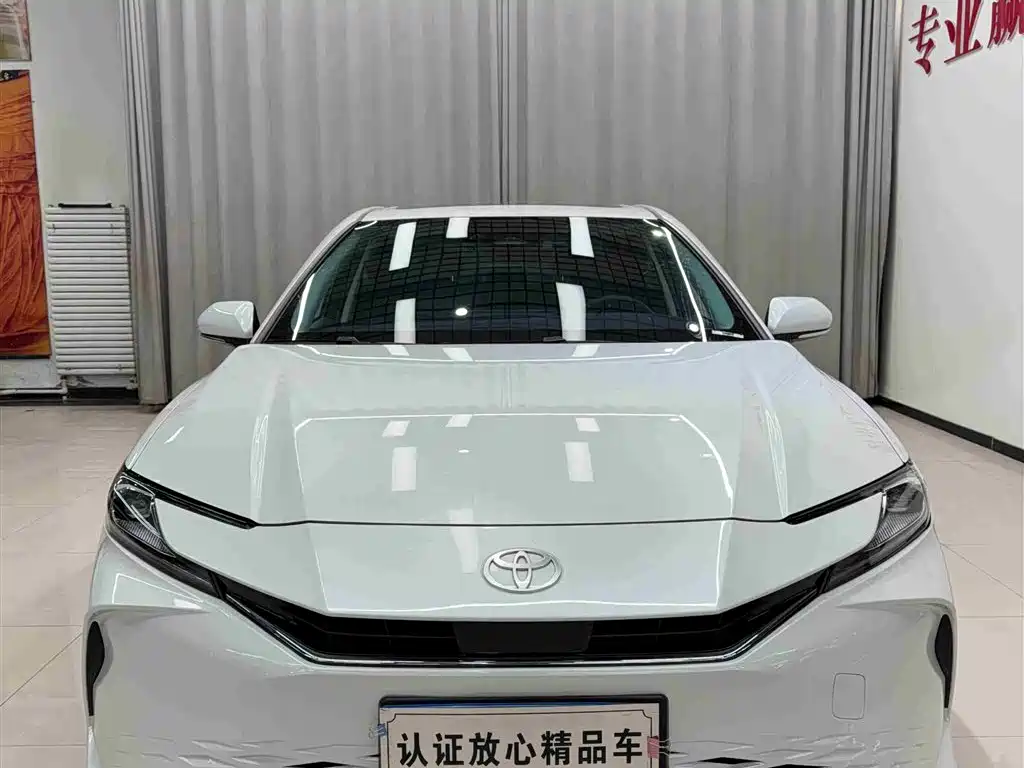 Toyota Camry 2024 Hybrid 2.0HGVP Luxury Edition фото 2