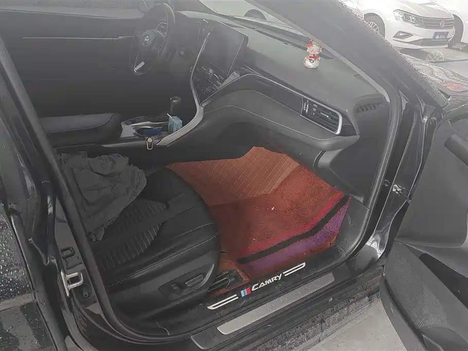 Toyota Camry 2022 2.5S Knight Edition фото 8