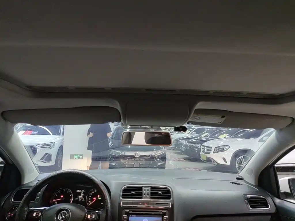 Volkswagen Polo 2016 2016 1.6L Automatic Comfort