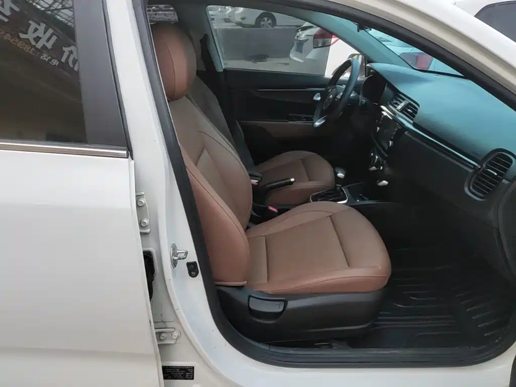 Kia KX CROSS 2018 2017 1.4L AT GLS