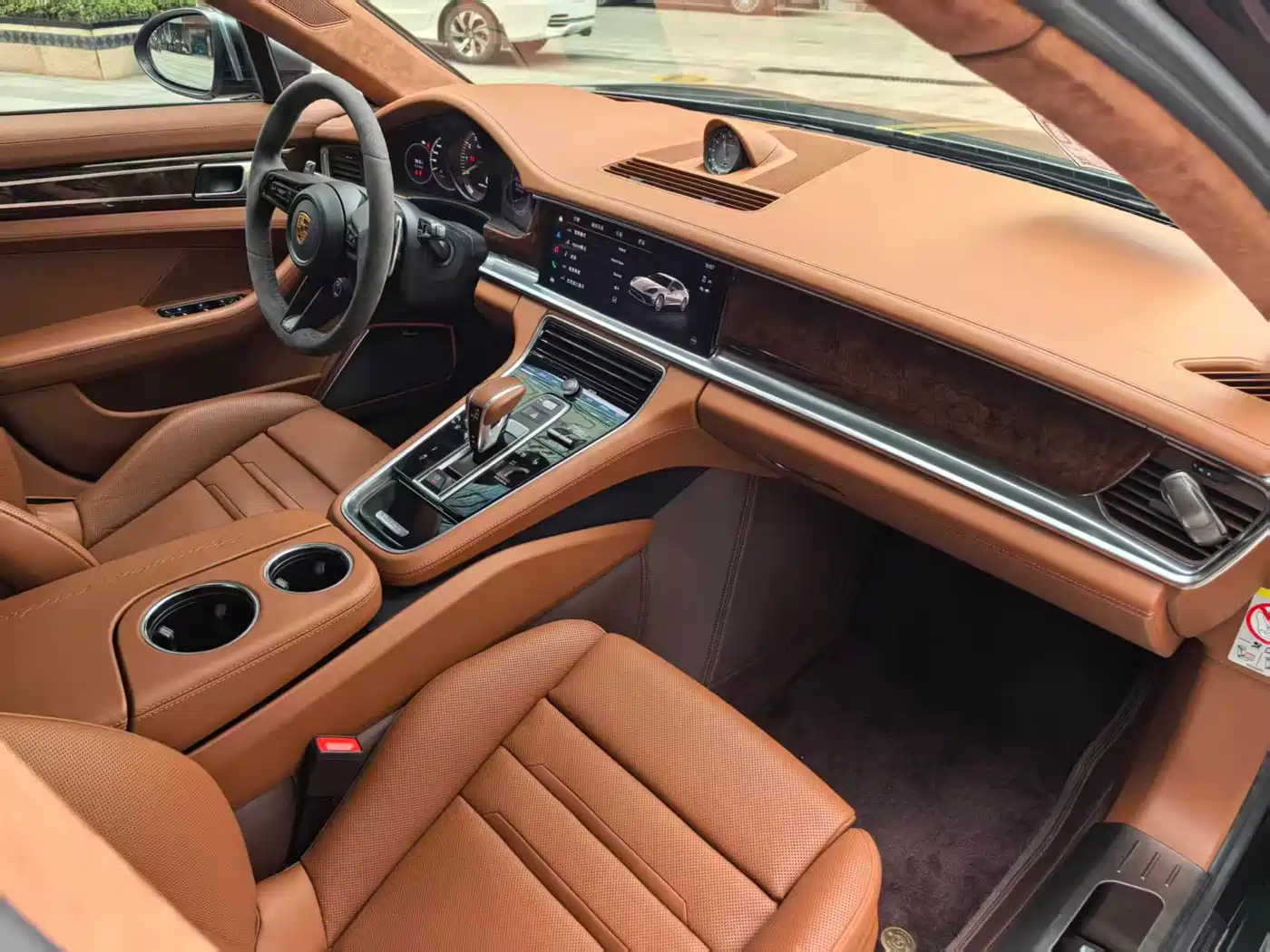 Porsche Panamera New Energy 2023 Panamera Turbo S E-Hybrid Executive Long Wheelbase 4.0T фото 6