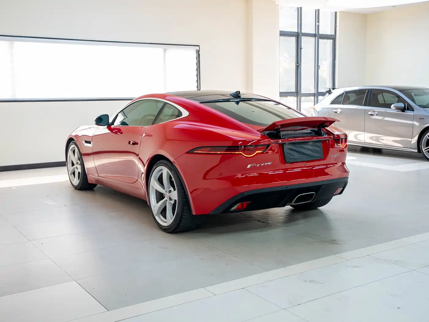 Jaguar F-TYPE 2018 2019 2.0T Coupe