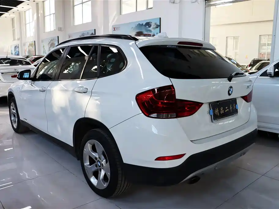 BMW X1 2012 sDrive18i Luxury Model фото 7