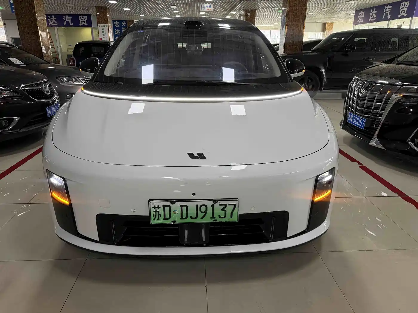 Li Auto Li i8