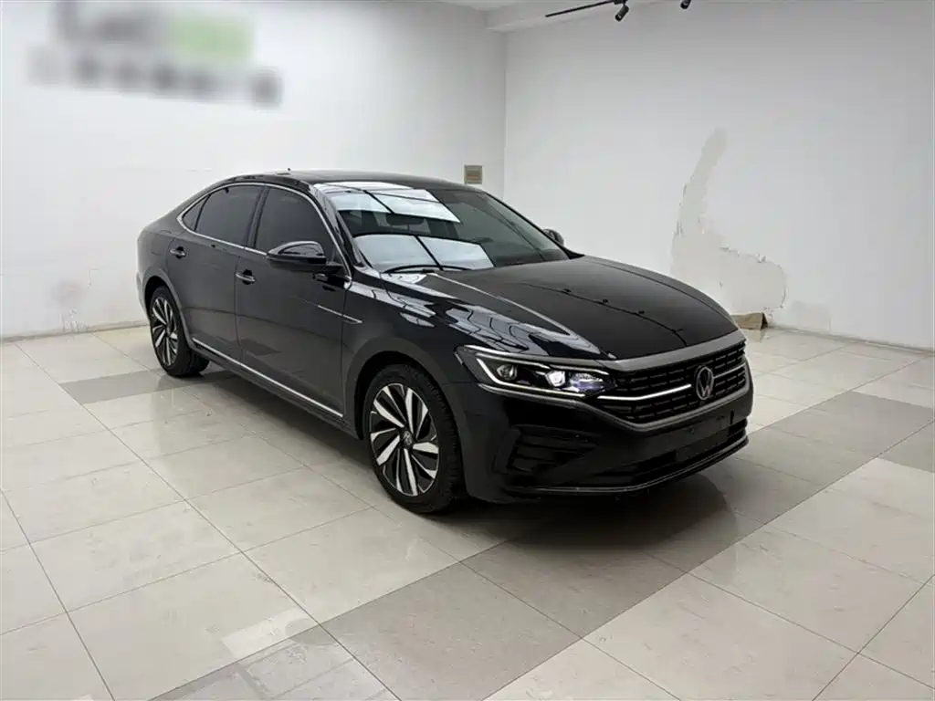Volkswagen Passat 2022 330TSI Luxury Edition фото 8