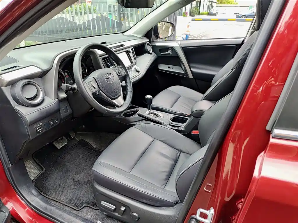 Toyota RAV4 Rongfang 2016 2.0L CVT 2WD Smart (China V) фото 7