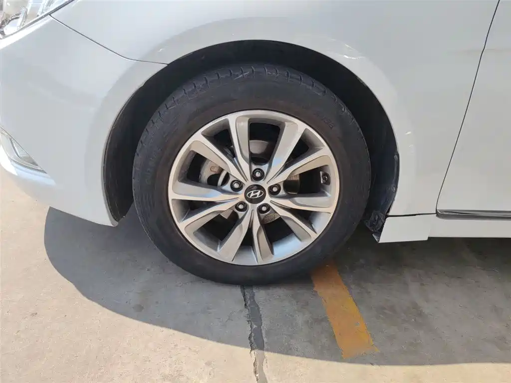 Hyundai Sonata 2015 Classic 2.0L Automatic Luxury Edition фото 23