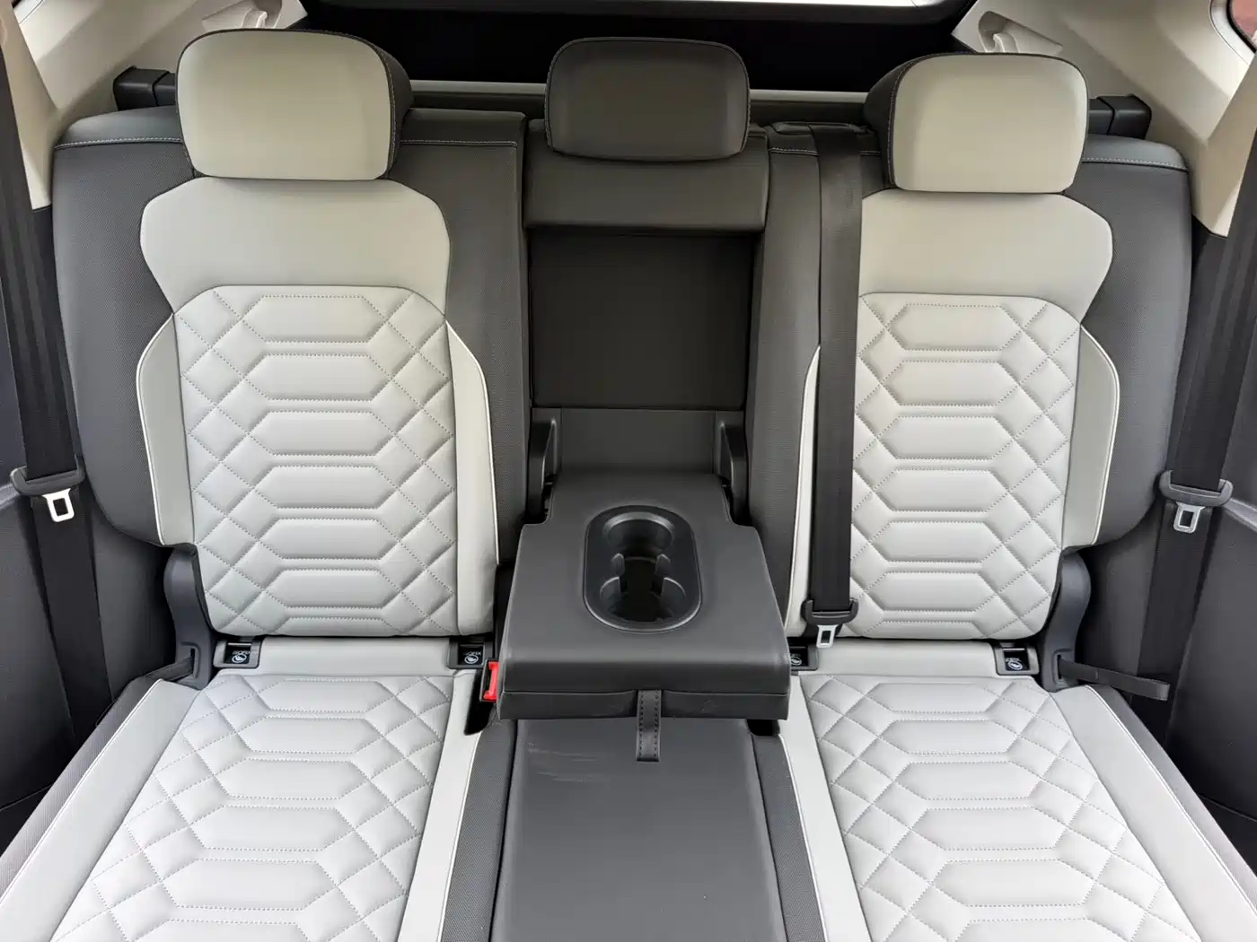 Volkswagen Tayron 2023 280TSI 2WD Luxury Plus Advanced Edition фото 14
