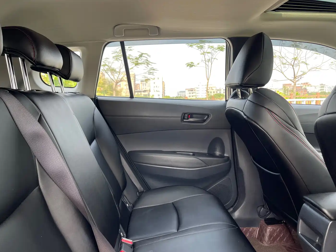 Toyota Frontlander 2024 2.0L Smart Hybrid Dual Engine Leading Edition фото 14