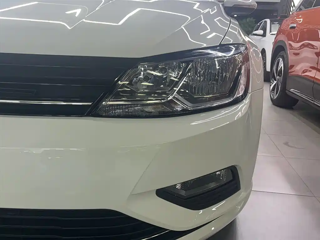 Volkswagen Lamando 2018 280TSI DSG Comfort Edition фото 3