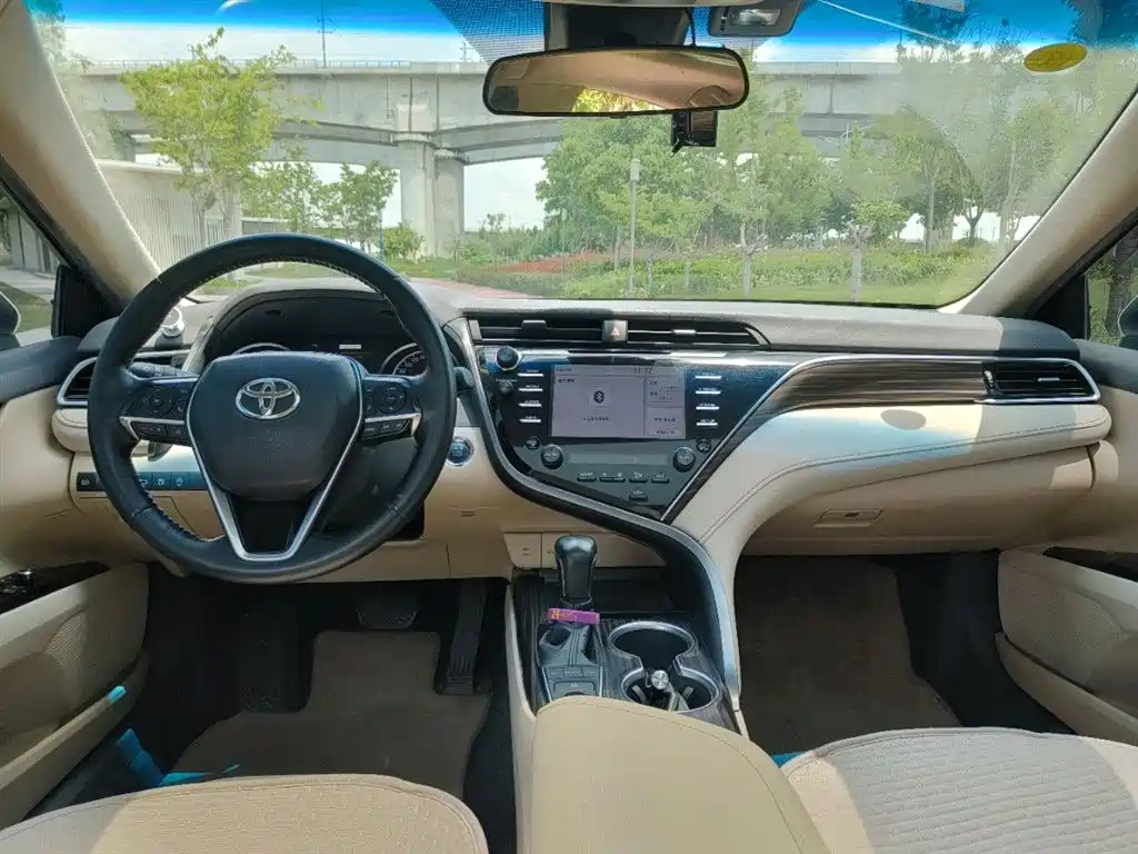 Toyota Camry 2018 2.5G Luxury Edition фото 9