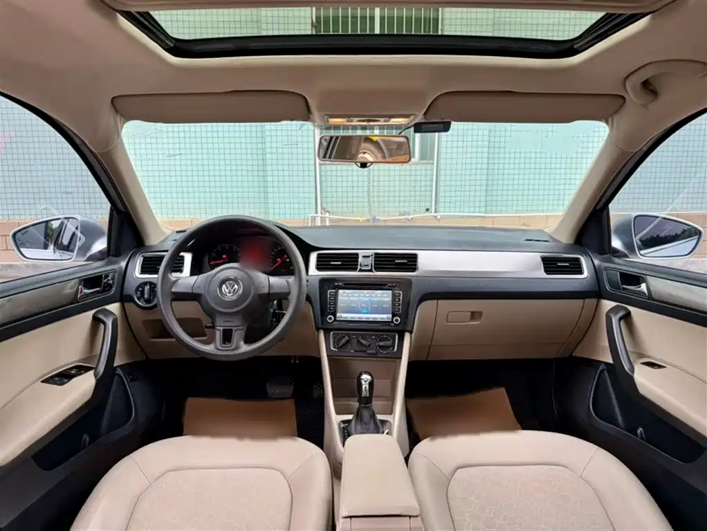 Volkswagen Santana 2013 1.6L Automatic Comfort Edition фото 13