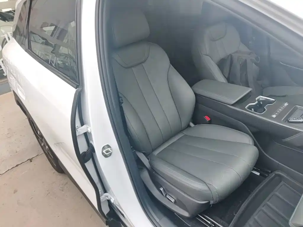 BYD Song L DM-i 2026 2026 DM-i Intelligent Driving Edition 135KM Base Model