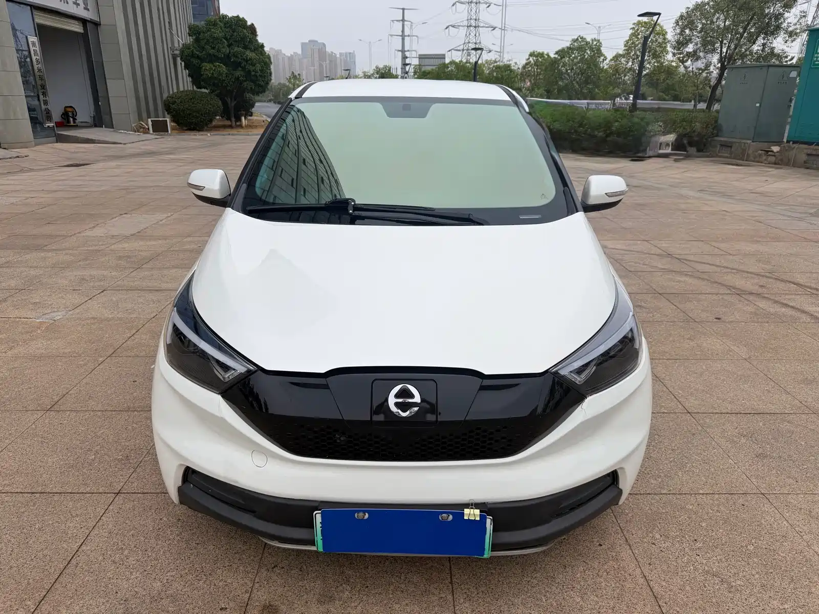 Photo 1 - JMCG New Energy Yizhi EV3
