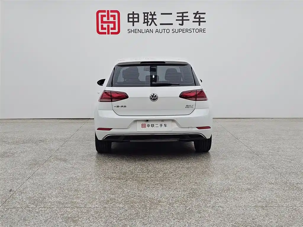 Volkswagen Golf 2018 230TSI Automatic Comfort фото 2