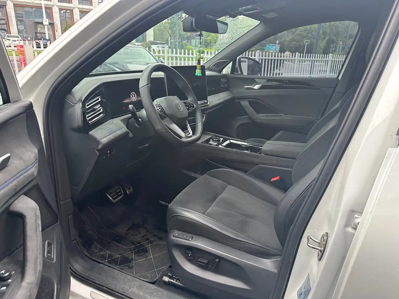 Volkswagen Tiguan L 2024 PRO 380TSI 4WD R-Line Premium Edition фото 12