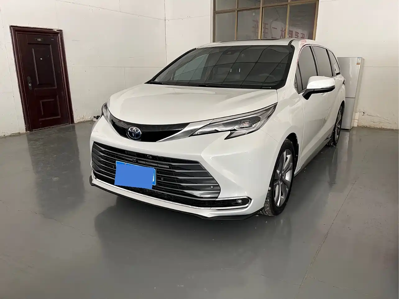 Toyota Sienna 2023 2.5L Hybrid Premium Edition