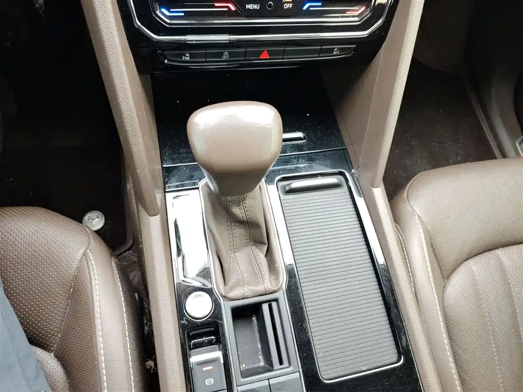 Volkswagen Viloran 2020 330TSI Luxury Edition фото 7