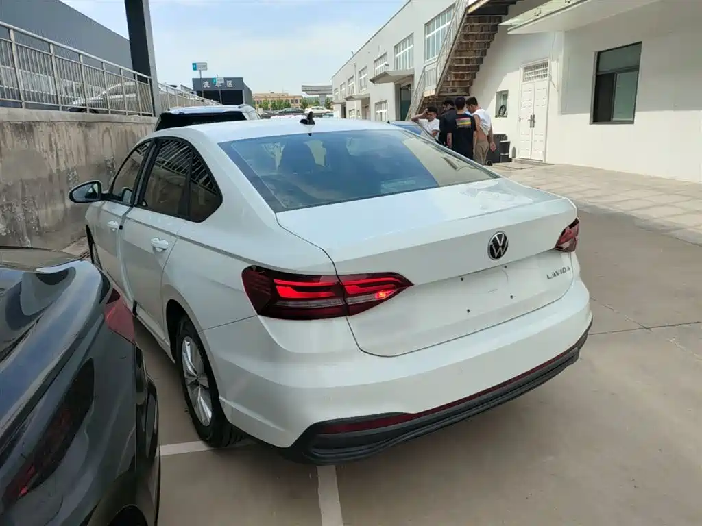 Volkswagen Lavida 2024 Model 1.5L Automatic Delight Edition фото 5