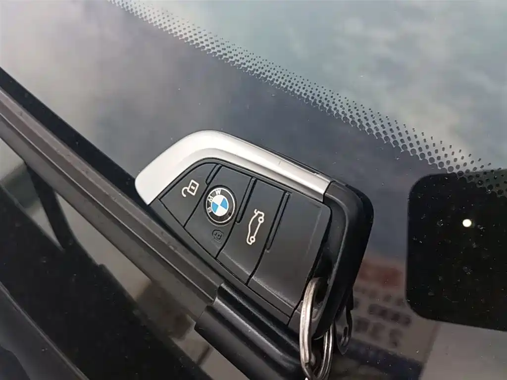 BMW X1 2016 sDrive18Li Luxury Model фото 9