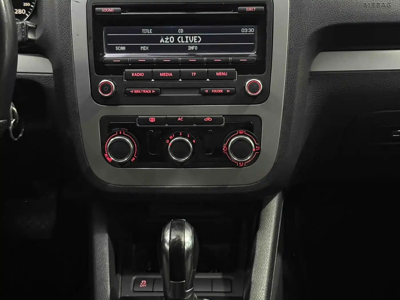 Volkswagen Scirocco 2011 1.4TSI Single Turbo Style Edition фото 11