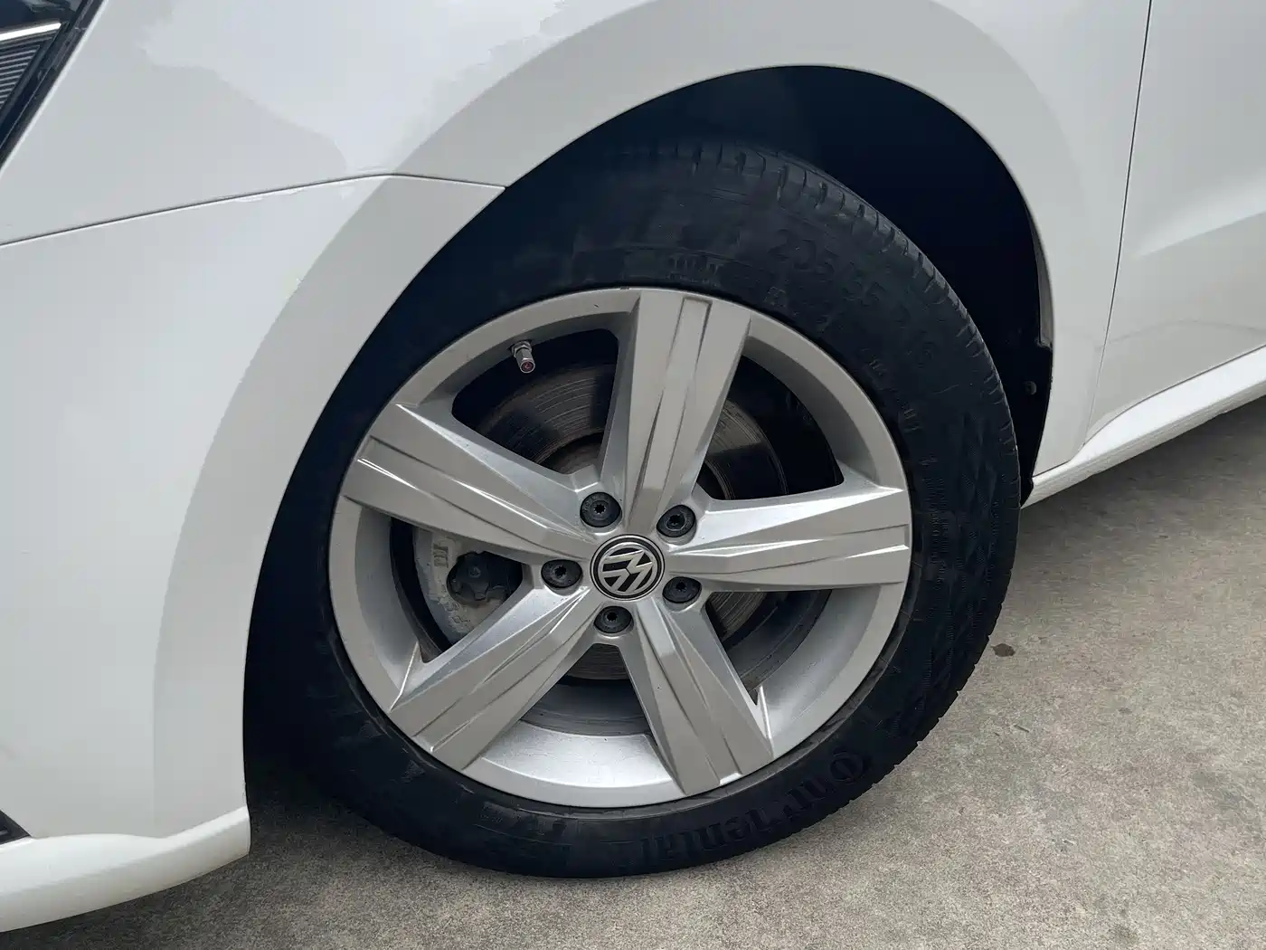 Volkswagen Lavida 2017 1.6L Automatic Trend Edition фото 8