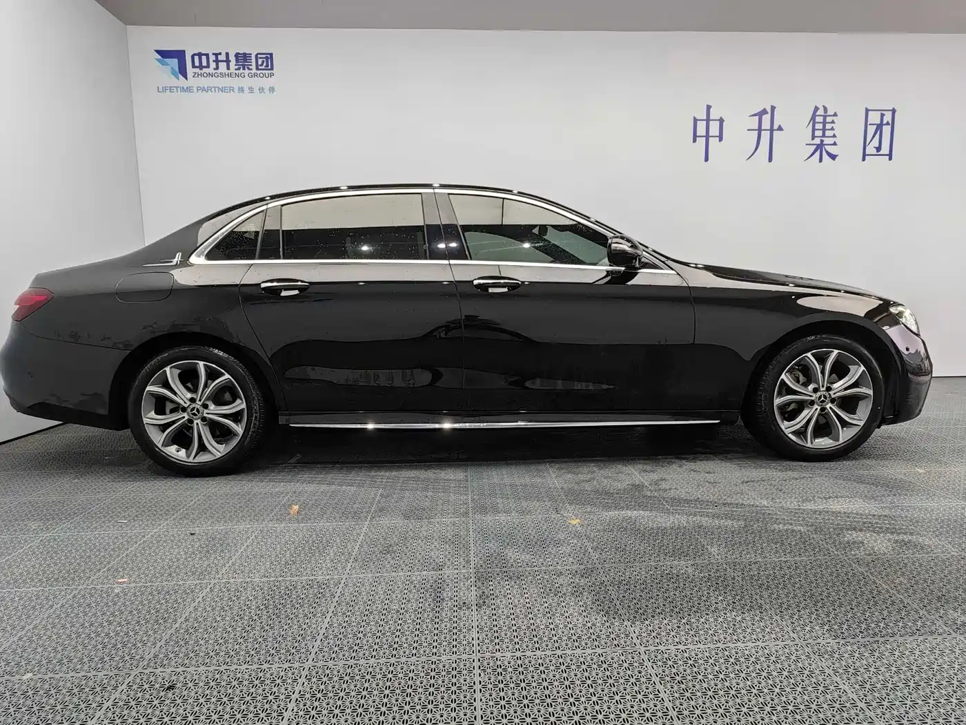 Mercedes-Benz E-Class 2021 E 300 L Sport Luxury Edition фото 7