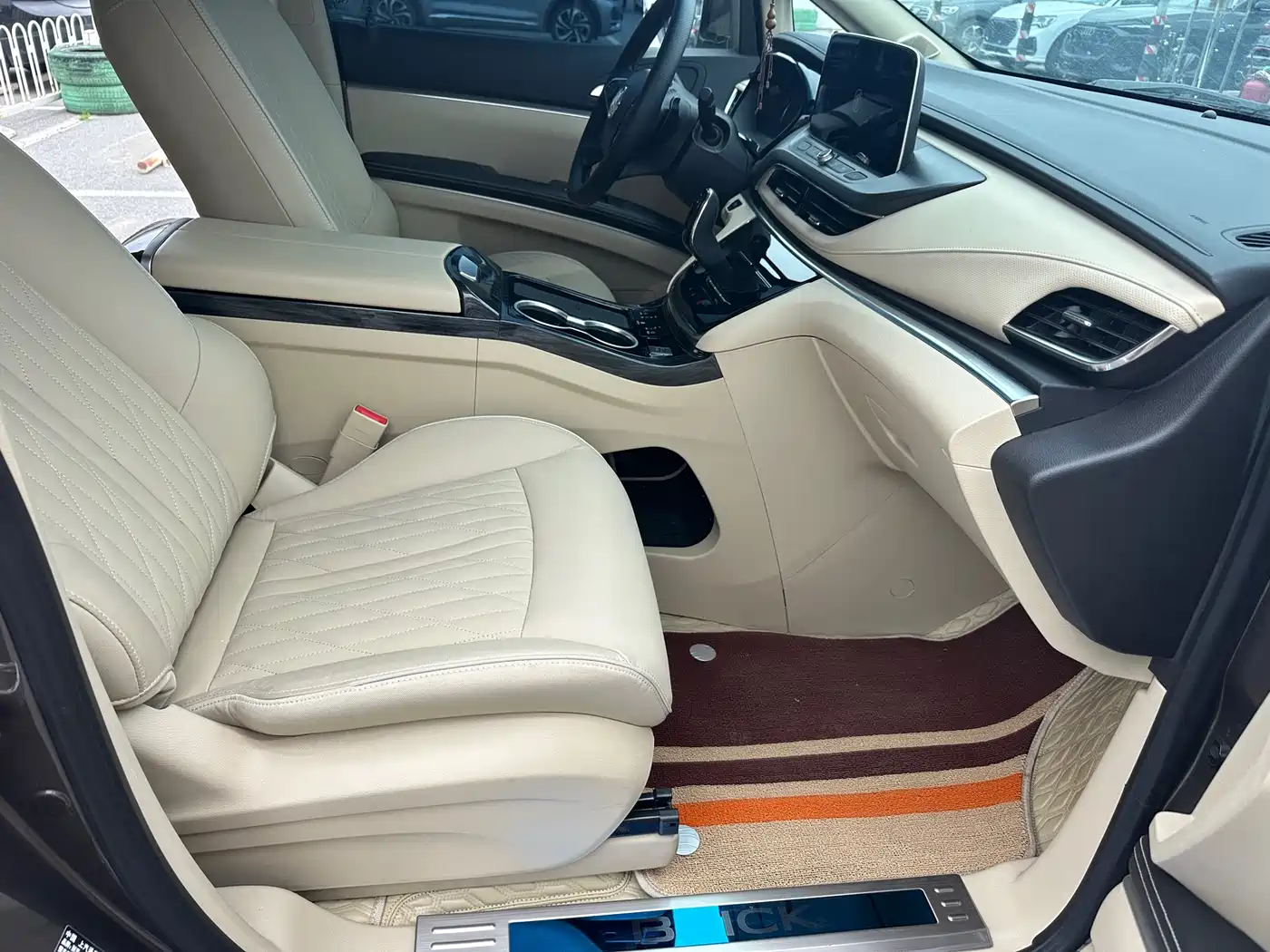 Buick GL8 2023 Land Business Class 652T Luxury фото 8