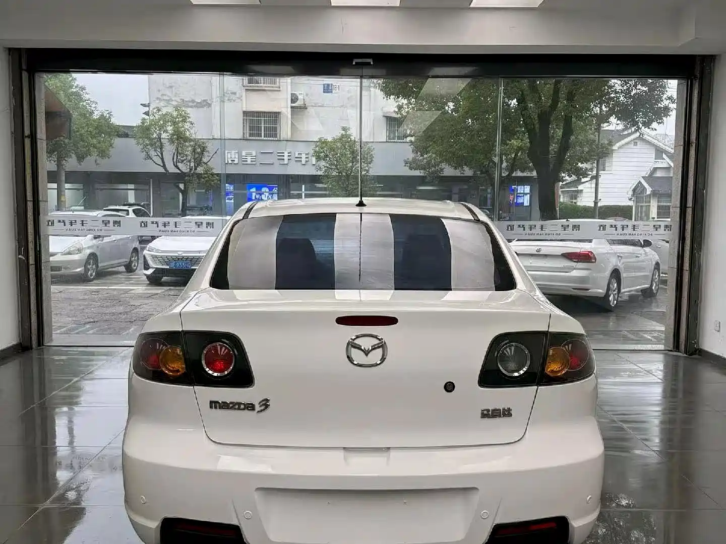 Photo 8 - Mazda 3