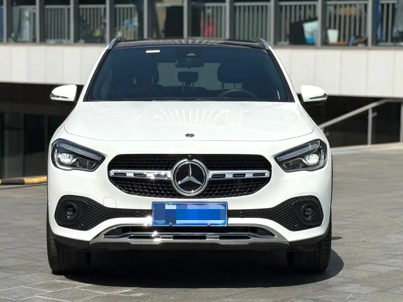 MERCEDES-BENZ GLA