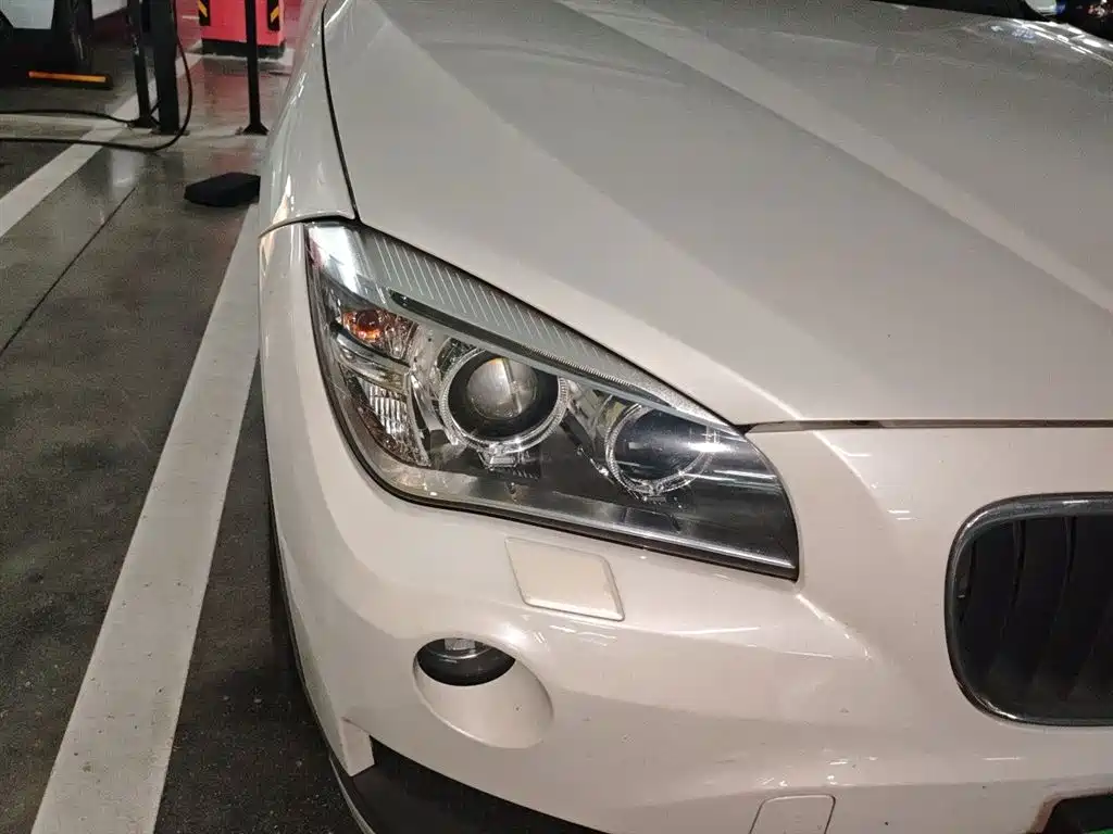 BMW X1 2015 Model xDrive20i Fashion Advanced Edition фото 24