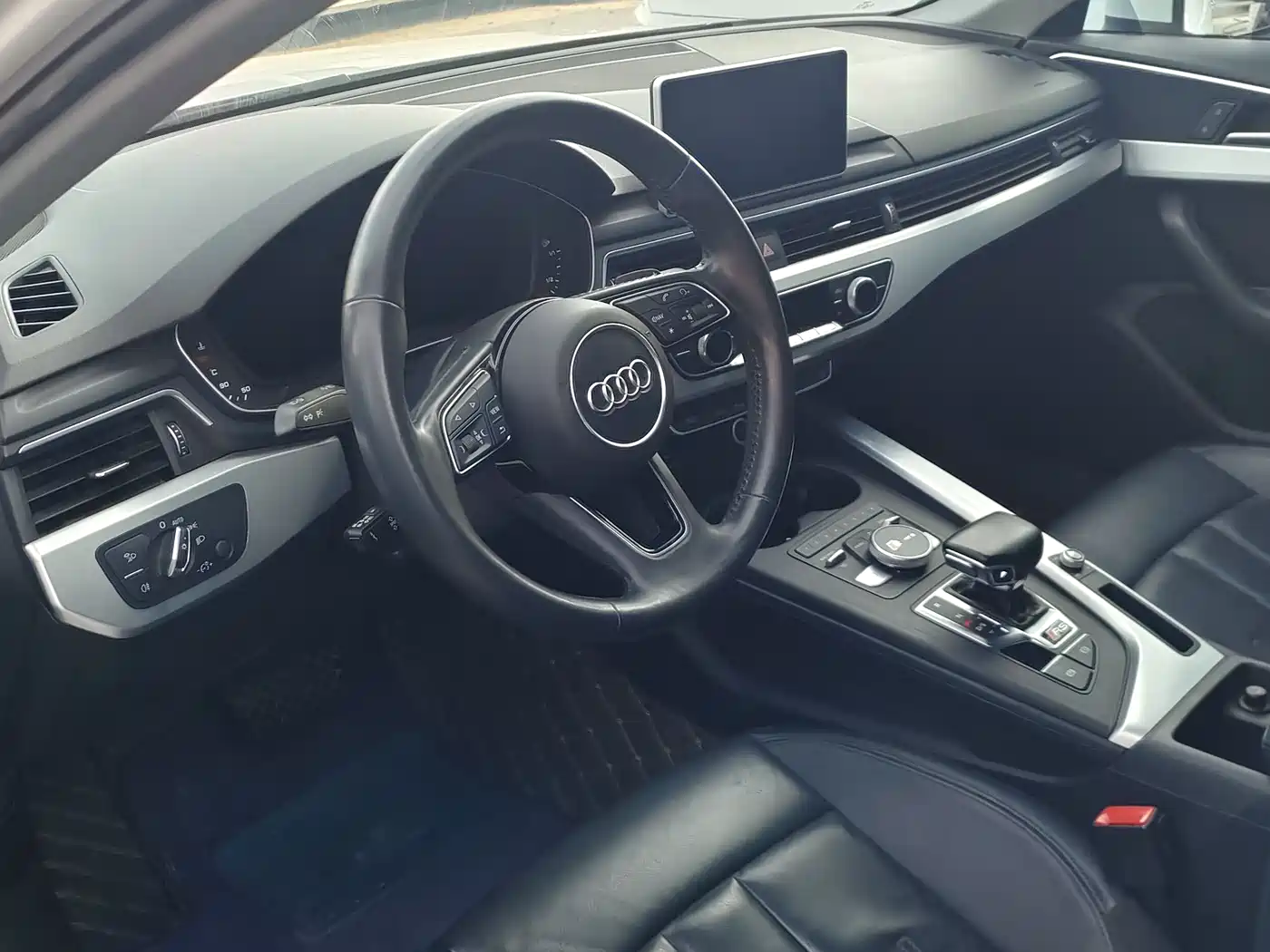 Audi A4L 2018 30th Anniversary 40 TFSI Fashion фото 4
