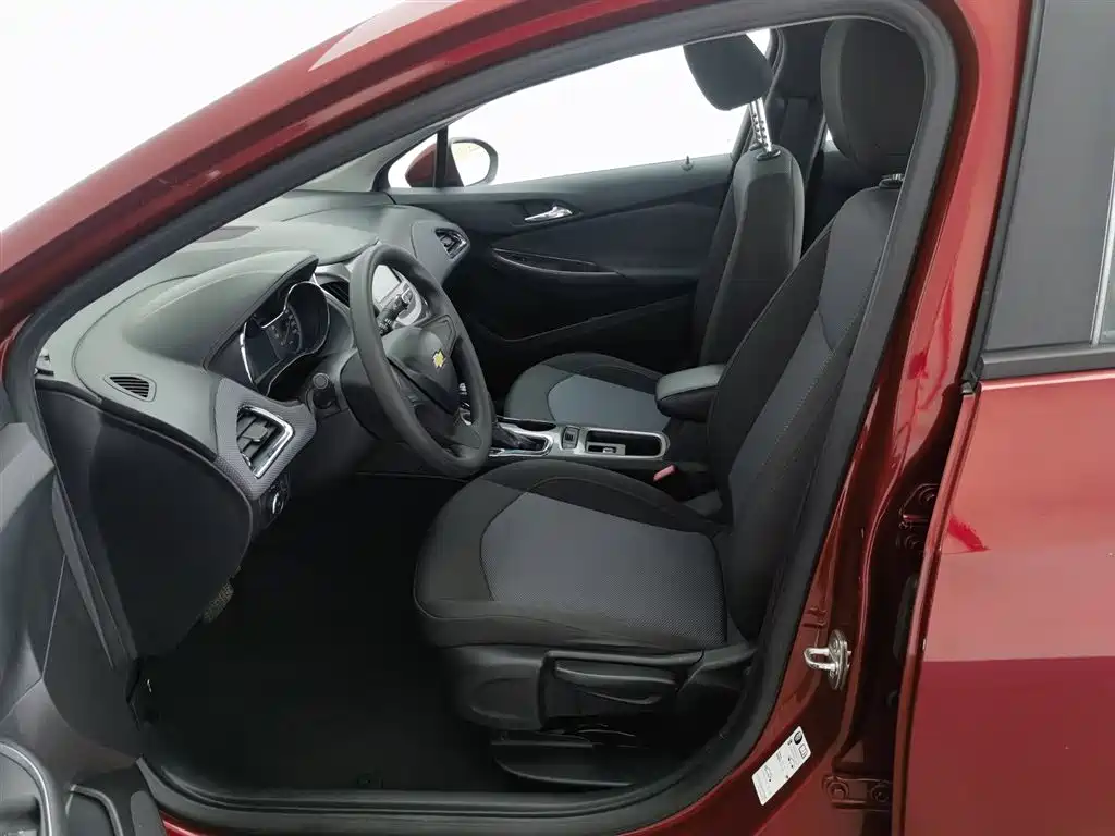 Chevrolet Cruze 2018 320 Automatic Pioneer Sunroof Edition фото 10