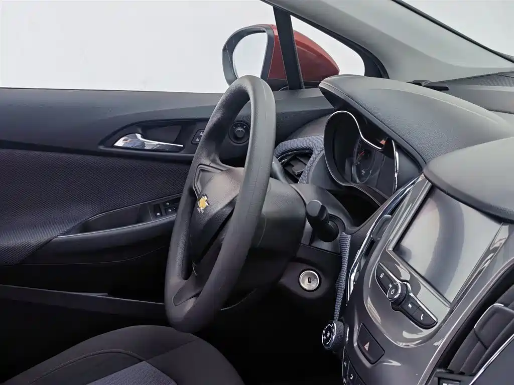 Chevrolet Cruze 2018 320 Automatic Pioneer Sunroof Edition фото 22