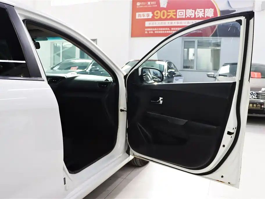 Kia K2 2012 Sedan 1.4L AT GLS Commemorative Edition фото 15